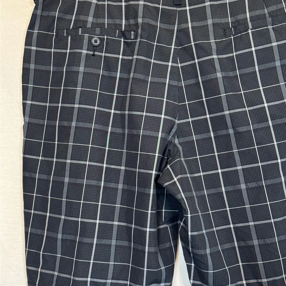 G-44 Men’s PGA Tpur Black Gray & White Plaid Summer Shorts‎ Size 36